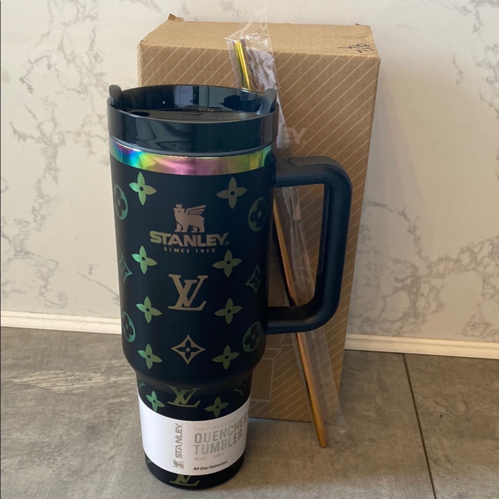 Stanley Black and Green Quencher Tumbler